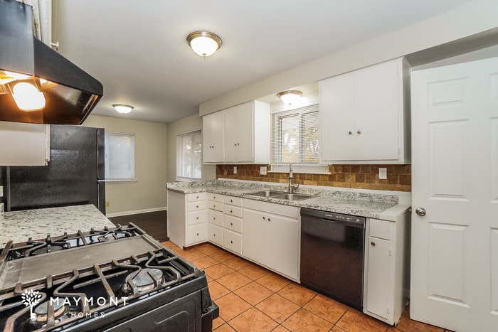 Building Photo - 1499 Shanley Dr