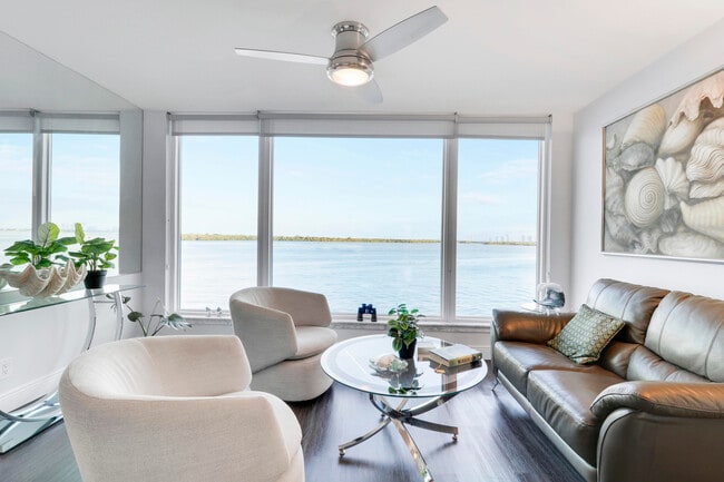 Building Photo - 52 Yacht Club Dr