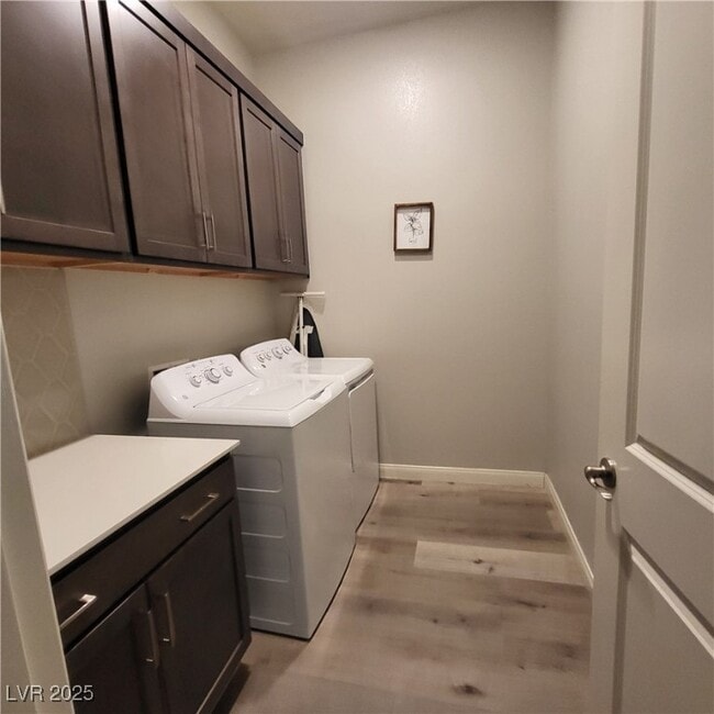 Building Photo - 365 Sapphire Rock Ave