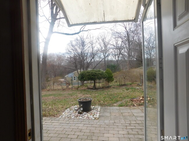 Building Photo - 6 Daybreak Ln