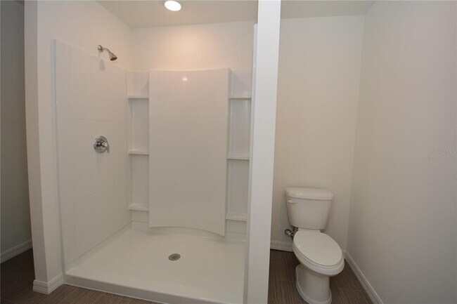 Building Photo - 11 Roxland Ln