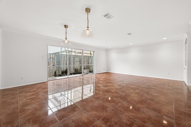 Building Photo - 13244 Trail Hollow Dr