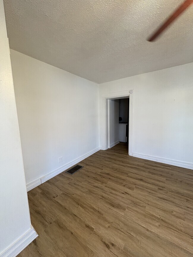 Building Photo - 31 N Elm St