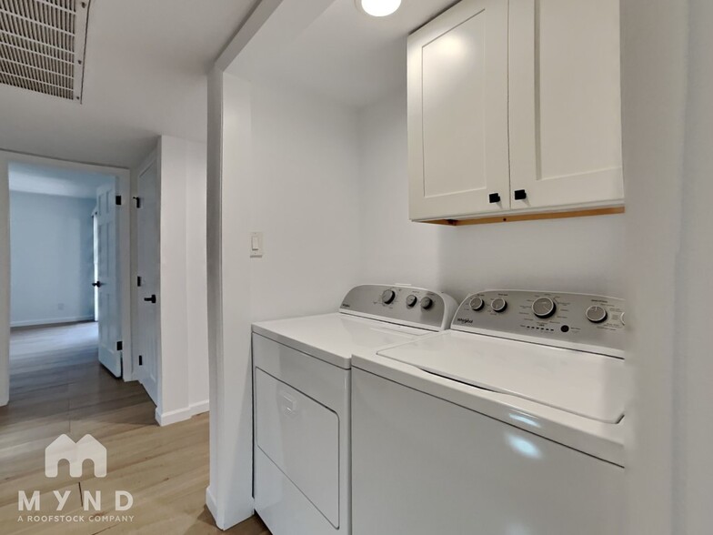Building Photo - 5998 N 78th St