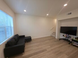 Building Photo - 12120 Blue Sky Ct