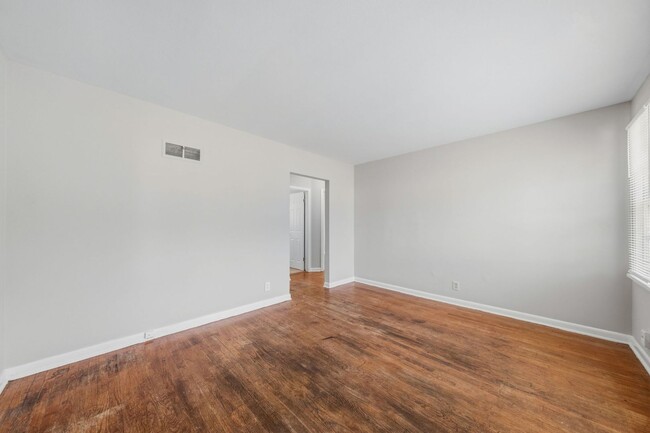 Building Photo - 8515 Jenny Dr