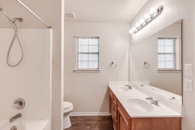 Building Photo - 5316 Trail Dr
