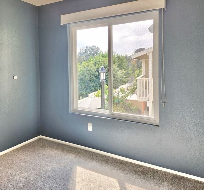 Building Photo - 26316 Los Viveros