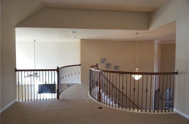 Building Photo - 1019 Amesbury Dr