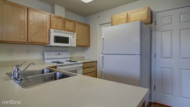 Building Photo - 10065 William Jones Cir