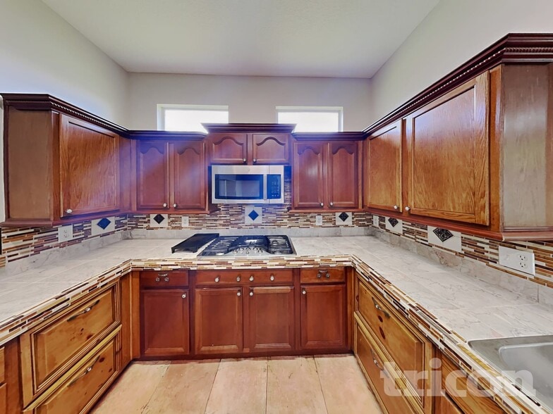 Building Photo - 928 Heritage Lakes Dr