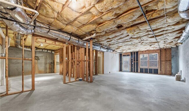 Building Photo - 2570 Wood Creek Ct NE