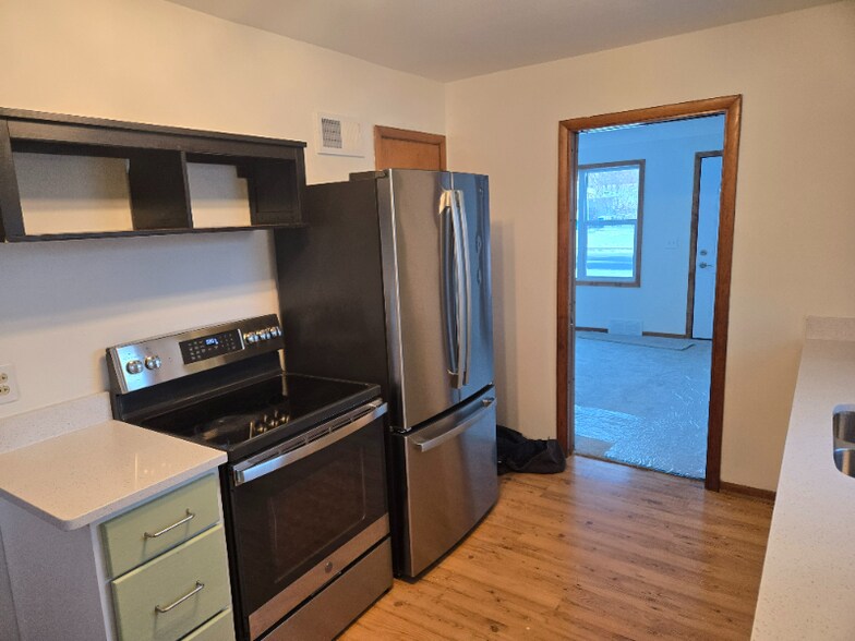 Building Photo - 301 W 2nd St