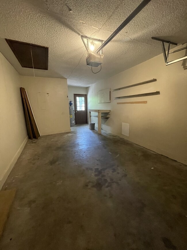Building Photo - 108 Flynn St
