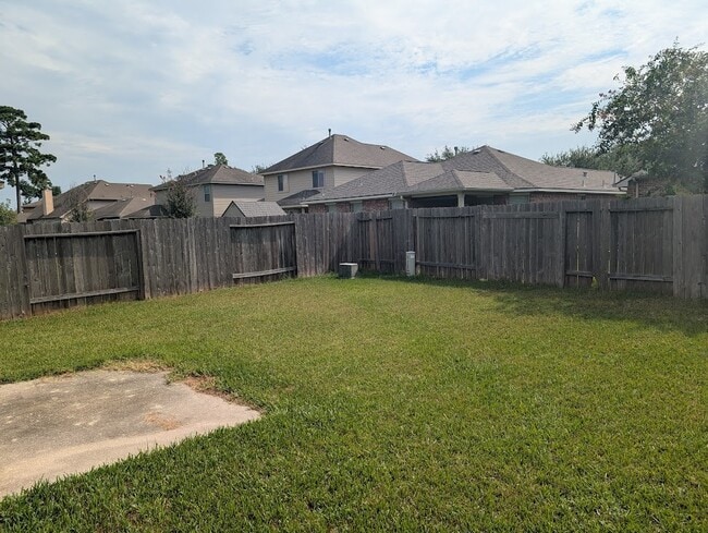 Building Photo - 21383 Village Crossing Ln