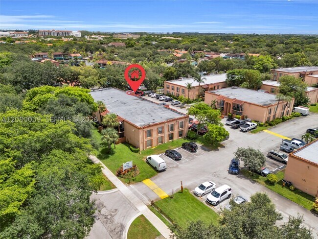 Building Photo - 7100 Fairway Dr