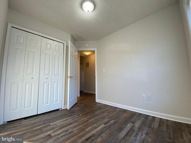 Building Photo - 9609 Coventry Creek Dr