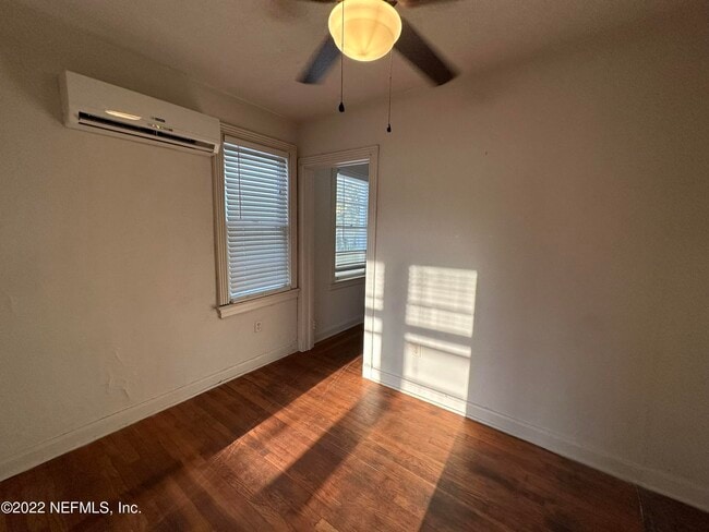 Building Photo - 1641 Larue Ave