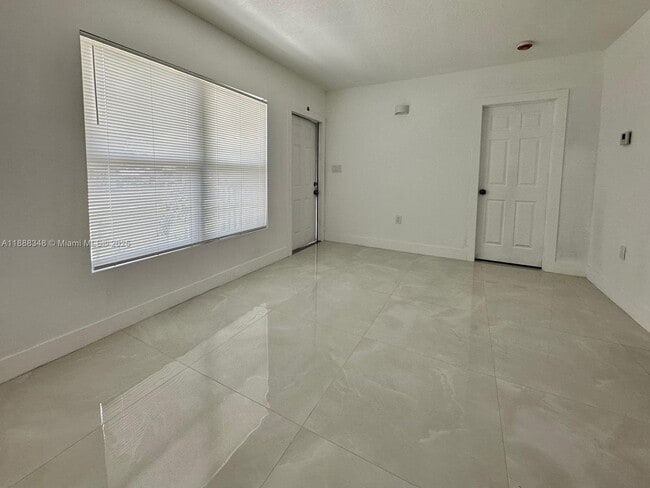 Building Photo - 1191 NW 40th St