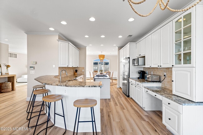 Building Photo - 3456 E Thistle Ave