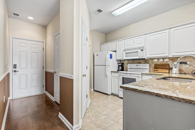 Building Photo - 620 River Oaks Dr