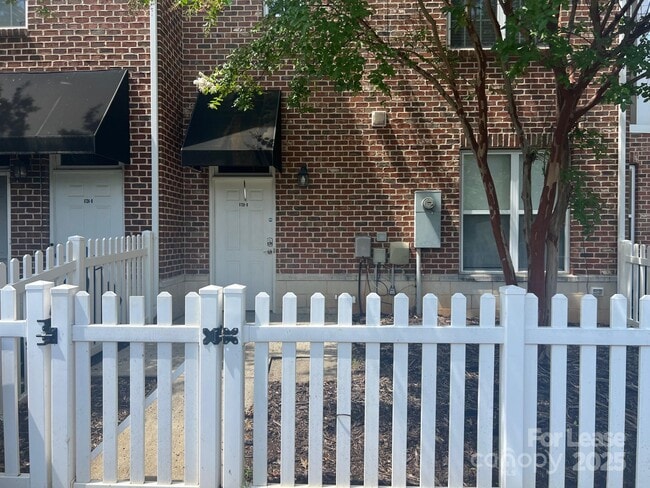 Building Photo - 8728 Arbor Creek Dr
