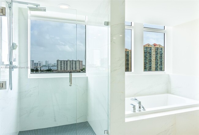 Building Photo - 400 Sunny Isles Blvd