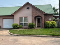 Building Photo - 852 Tangle Oaks Dr