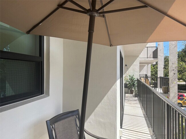 Building Photo - 900 River Reach Dr