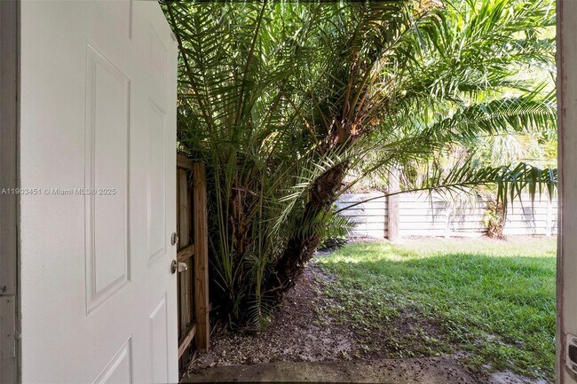 Building Photo - 12193 SW 82nd Ave