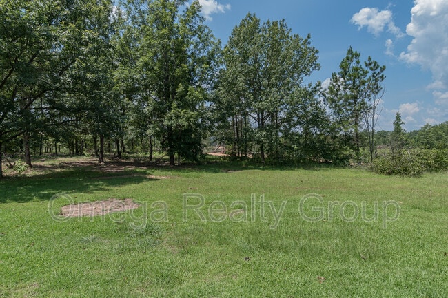 Building Photo - 13865 Roanoke Dr