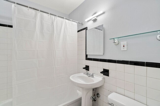 Building Photo - 50 Follen St