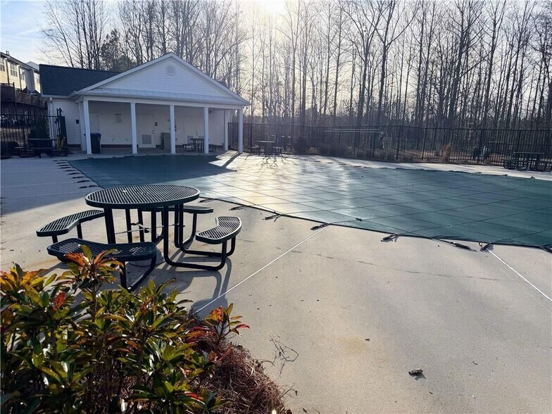 Building Photo - 940 Prestwyck Ct