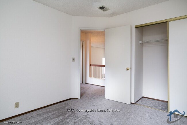 Building Photo - 5250 Countryside Ln