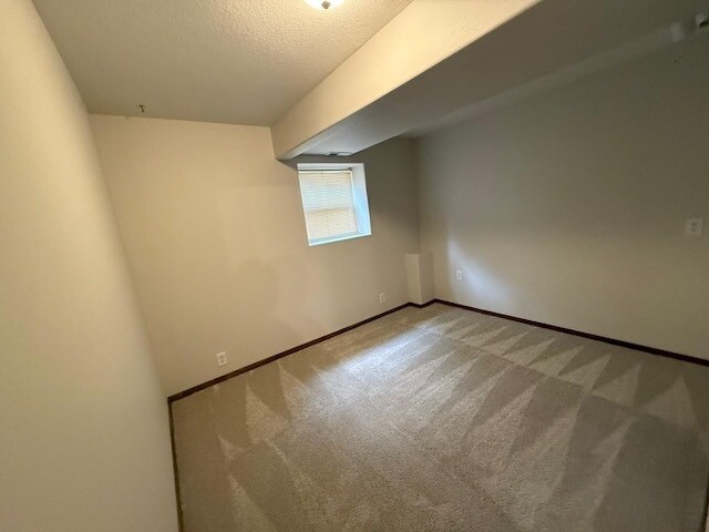 Building Photo - 11896 SE Sovereign Ct