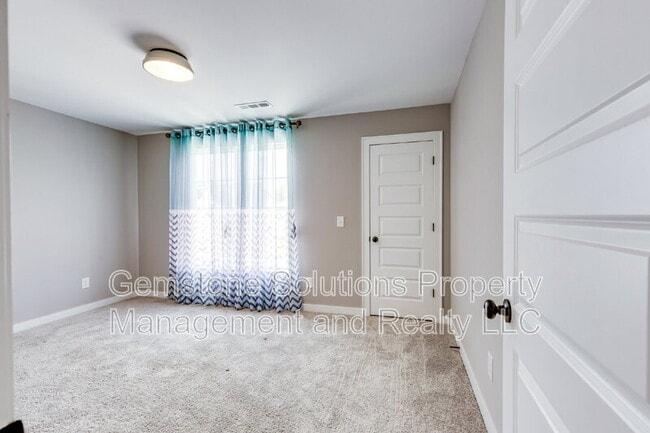 Building Photo - 7284 Ludlow Dr