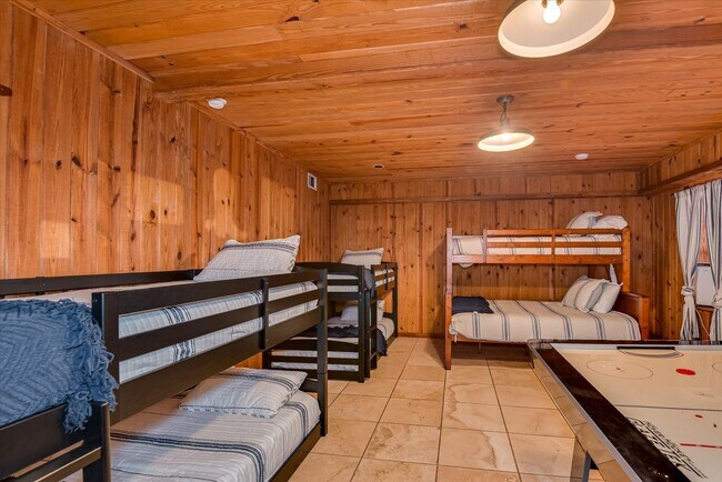 Building Photo - Fully Furnished Monthly Lake Cabin Rental | Available October – March