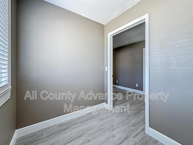 Building Photo - 1471 S Missouri Ave