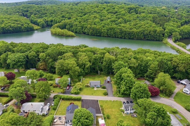 Building Photo - 317 Overlook Ct