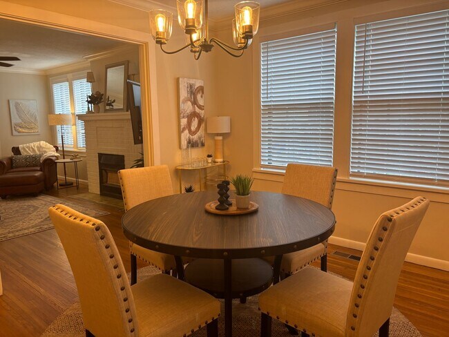 Building Photo - 217 Thayer St