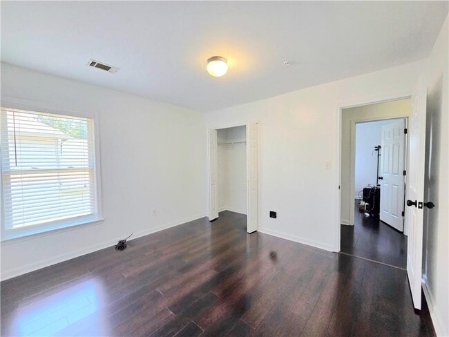 Building Photo - 1140 Foxcroft Dr