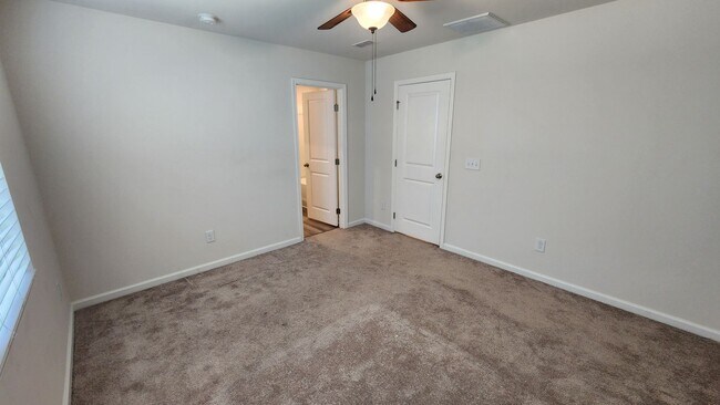 Building Photo - Simpsonville - Baldwin Ridge - Convenientl...