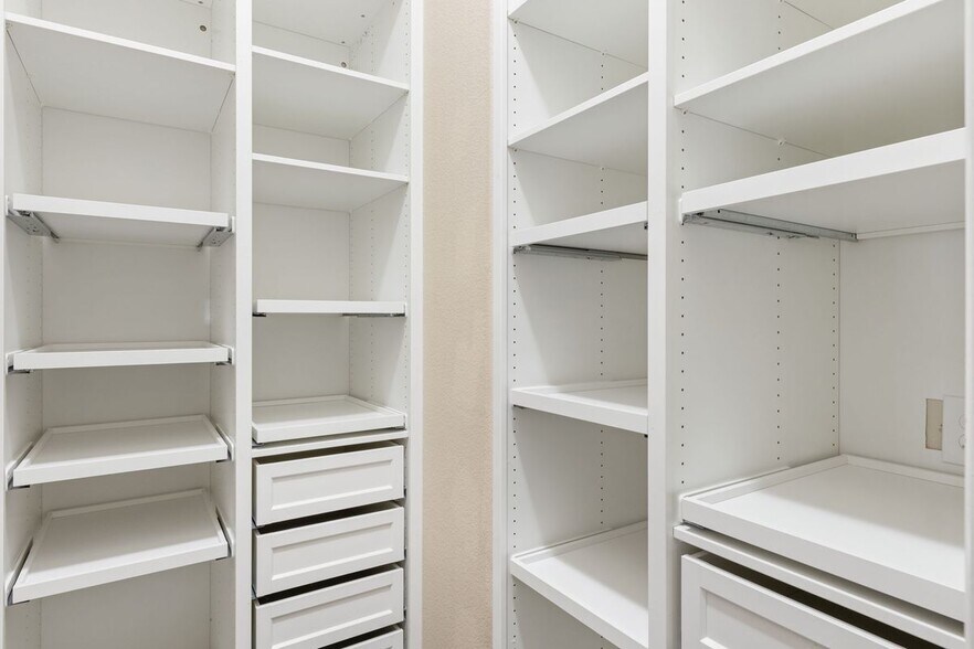 Building Photo - 7563 Bigtooth Maple Dr