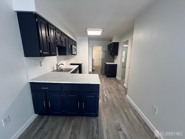 Building Photo - 127 Aspen Dr