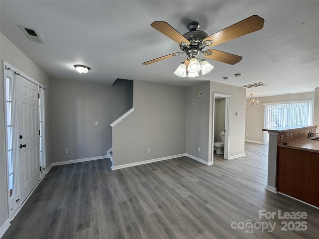 Building Photo - 10531 Trolley Run Dr