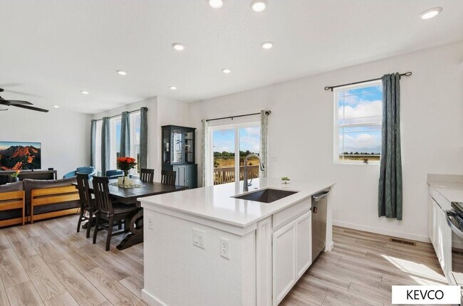 Building Photo - Sprawling Newer Construction Home