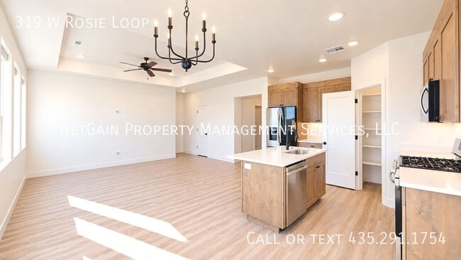 Building Photo - 319 W Rosie Lp