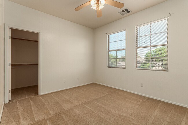 Building Photo - Chandler 4 Bedroom - 2.5 Bathroom with Pri...