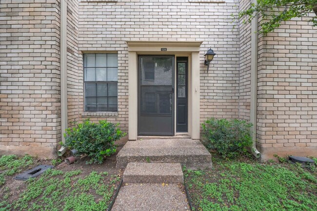 Building Photo - 8400 Jamestown Dr