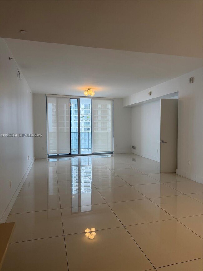 Building Photo - 488 NE 18th St